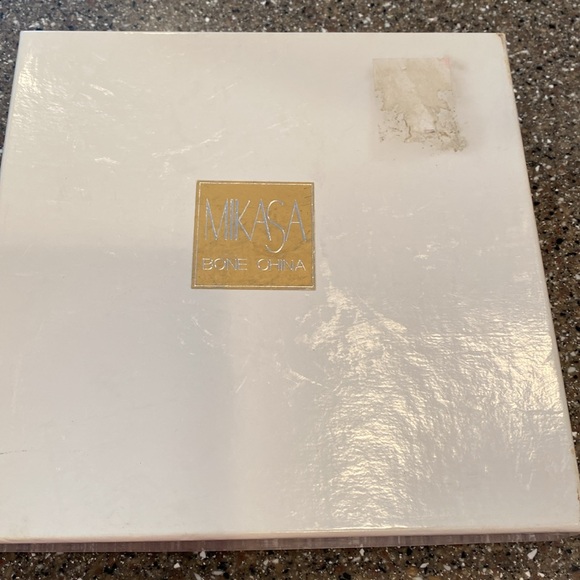 Mikasa Remembrance Bone China Baroque Mesh Plate B2120 551 - Picture 6 of 6